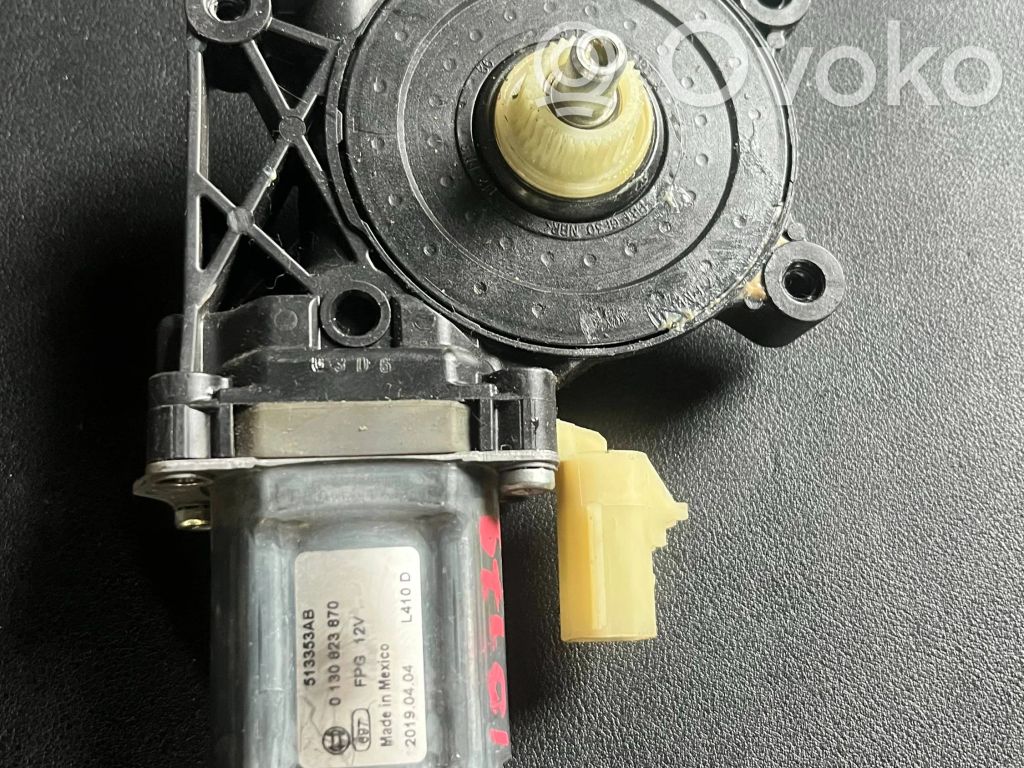 Dodge RAM Meccanismo di sollevamento del finestrino anteriore senza motorino 