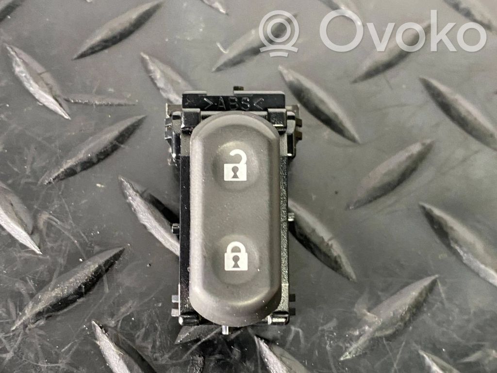 Cadillac CTS Central locking switch button 