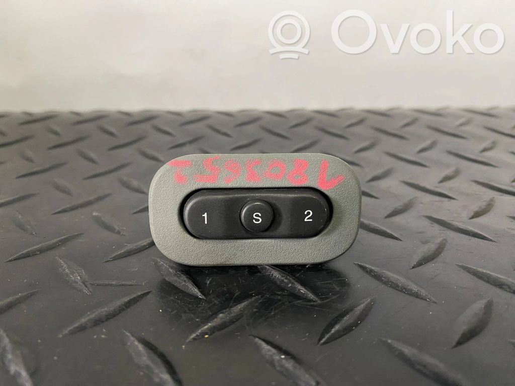 Jeep Grand Cherokee (WK) Seat memory switch 