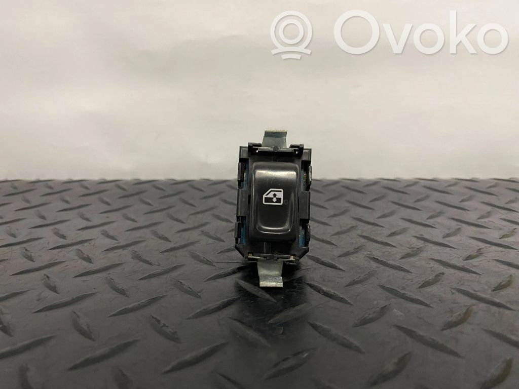 Chevrolet TrailBlazer Electric window control switch 