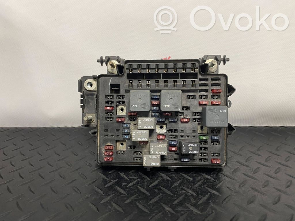 Cadillac Escalade Sulakemoduuli 
