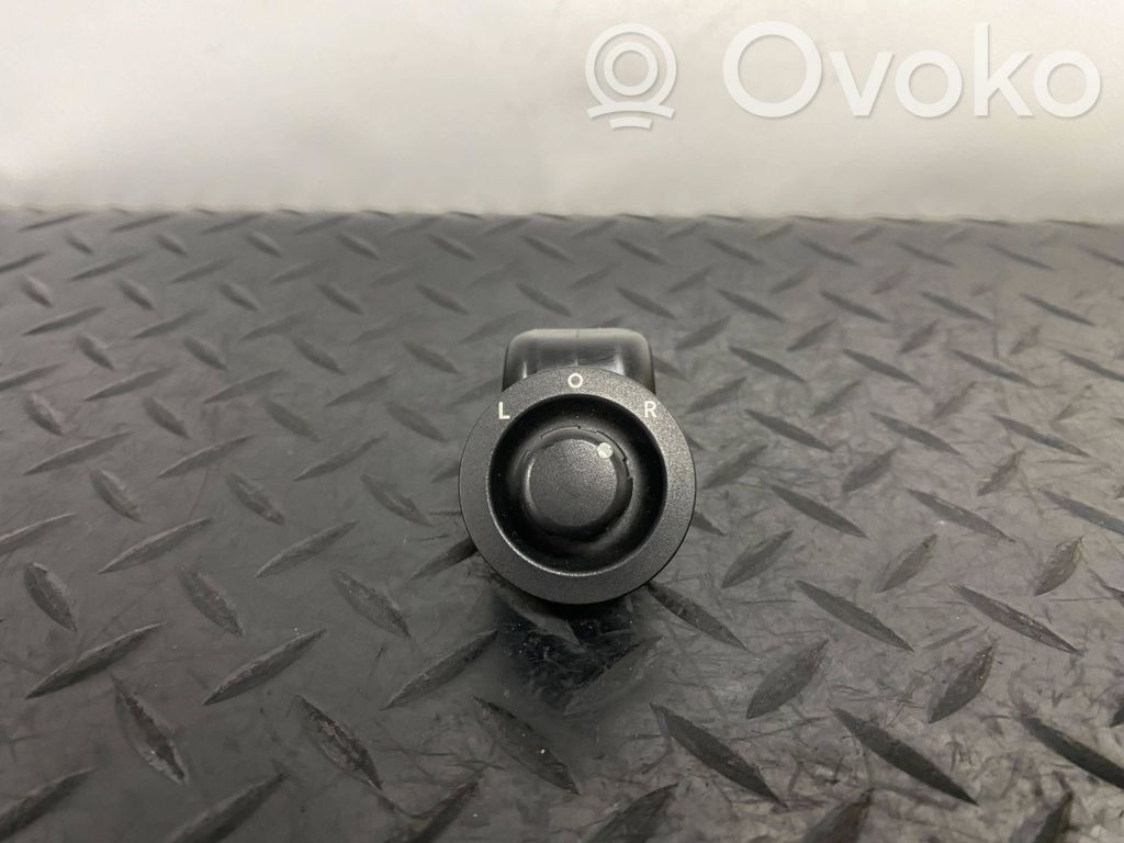 Dodge Durango Electric window control switch 