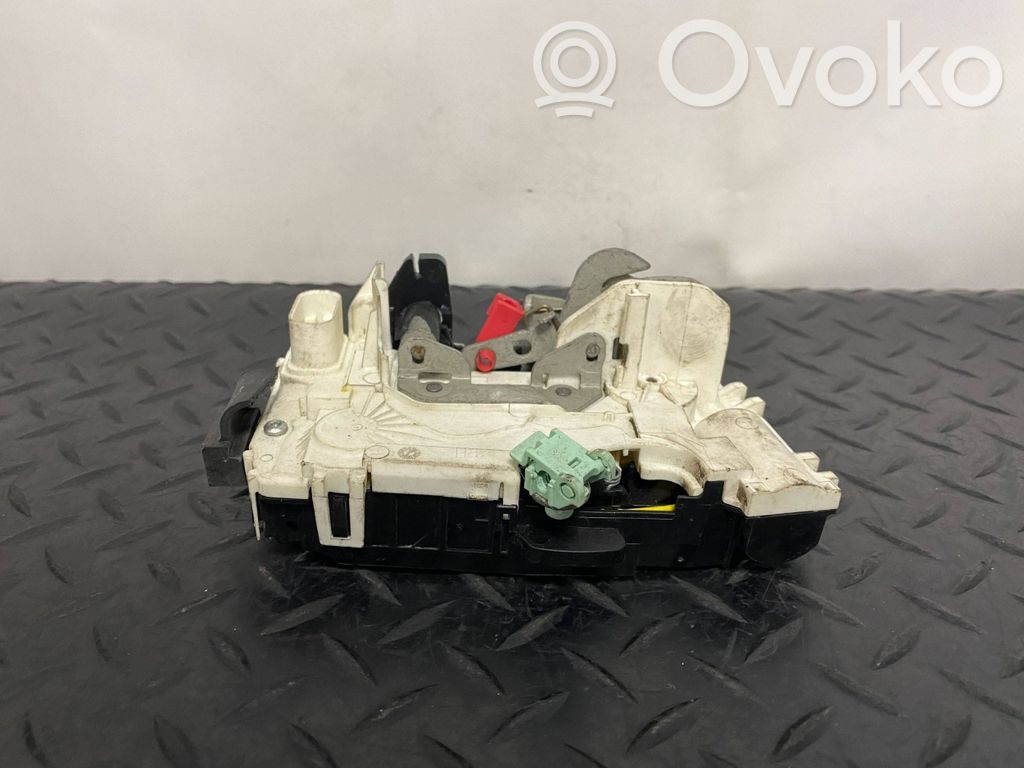 Dodge Caliber Aizmugurē slēdzene 