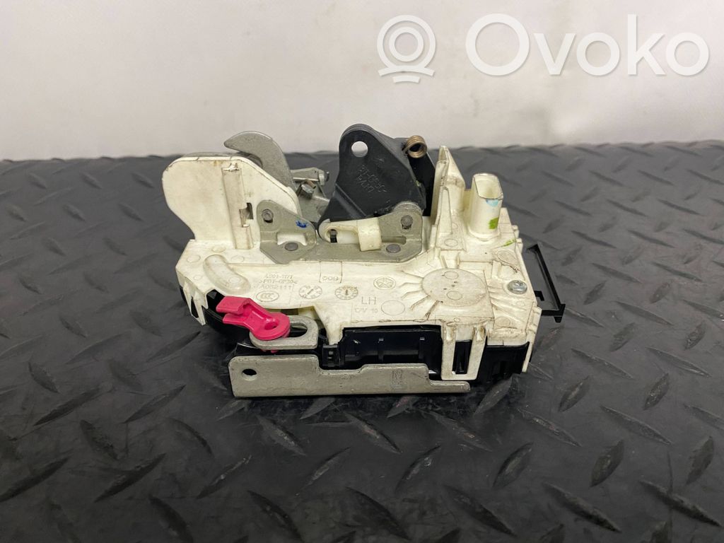 Dodge RAM Aizmugurē slēdzene 
