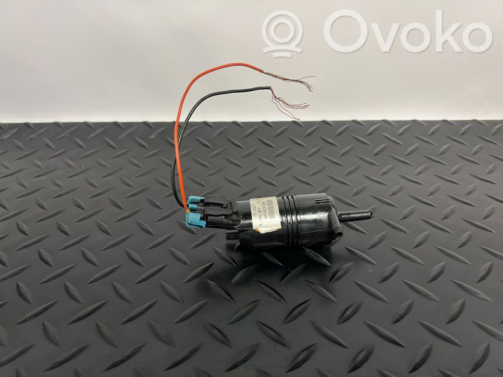 Cadillac Escalade Windshield washer spray nozzle 