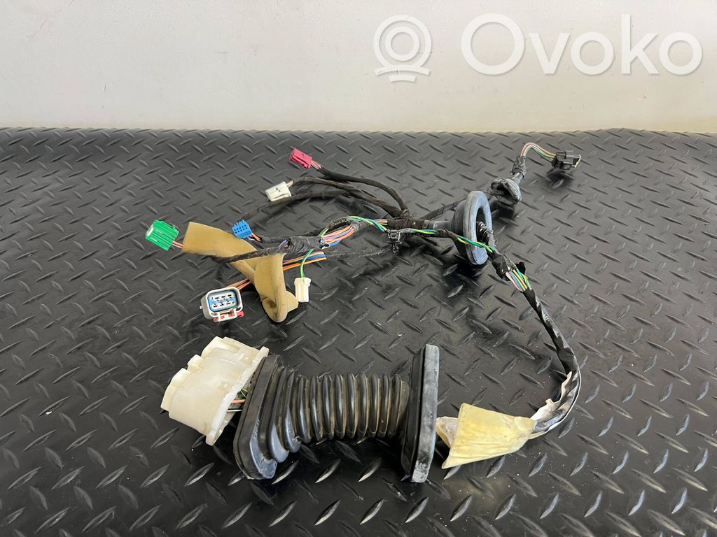 Dodge Nitro Cableado de puerta delantera 