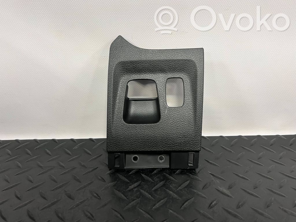 Dodge RAM Kita salono detalė 