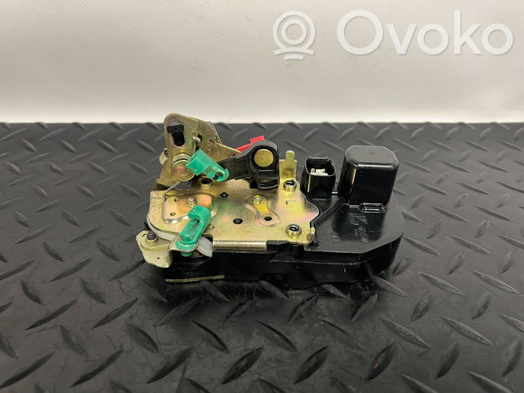 Dodge Durango I Front door lock 