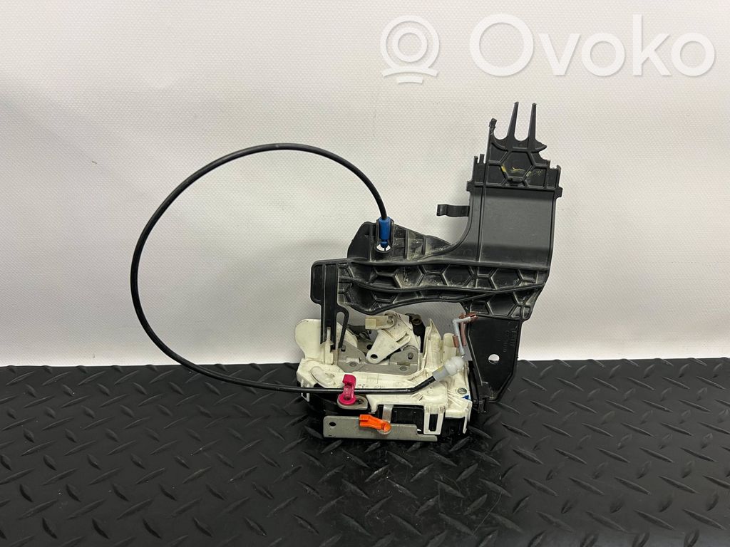 Dodge RAM Priekšpusē slēdzene 