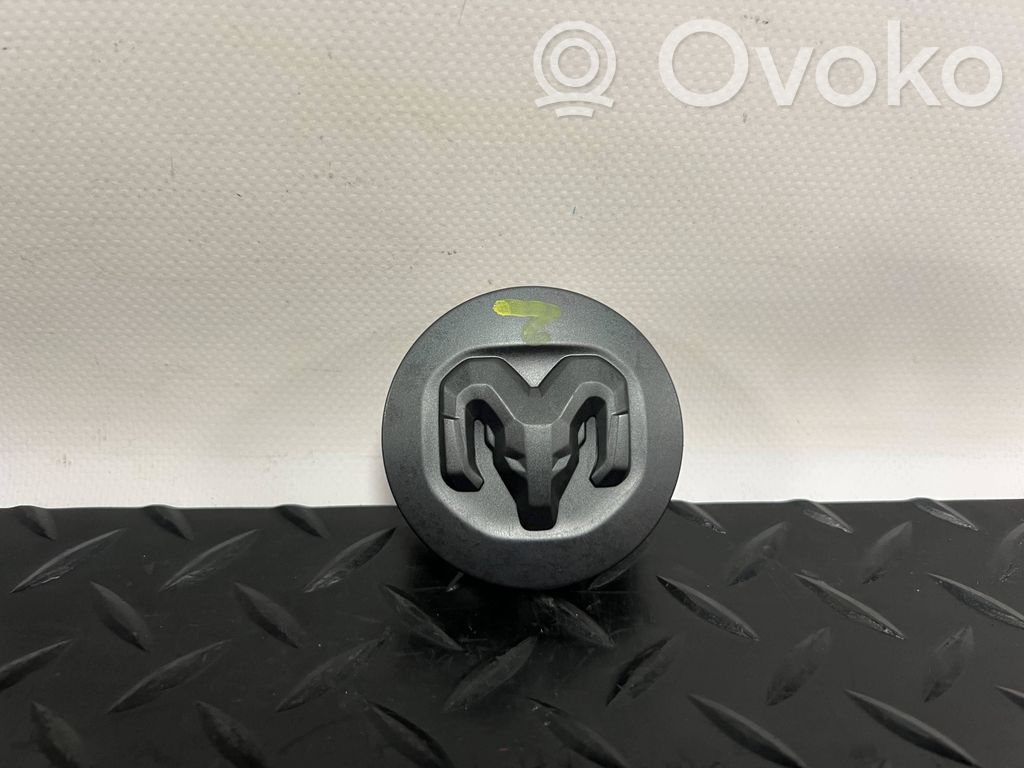 Dodge RAM Ohjauspyörän mutterin suojakansi 