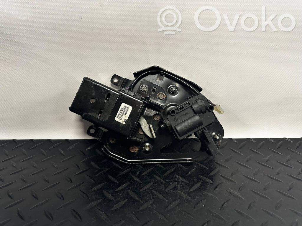 Cadillac Escalade Tailgate window lock/catch/latch 
