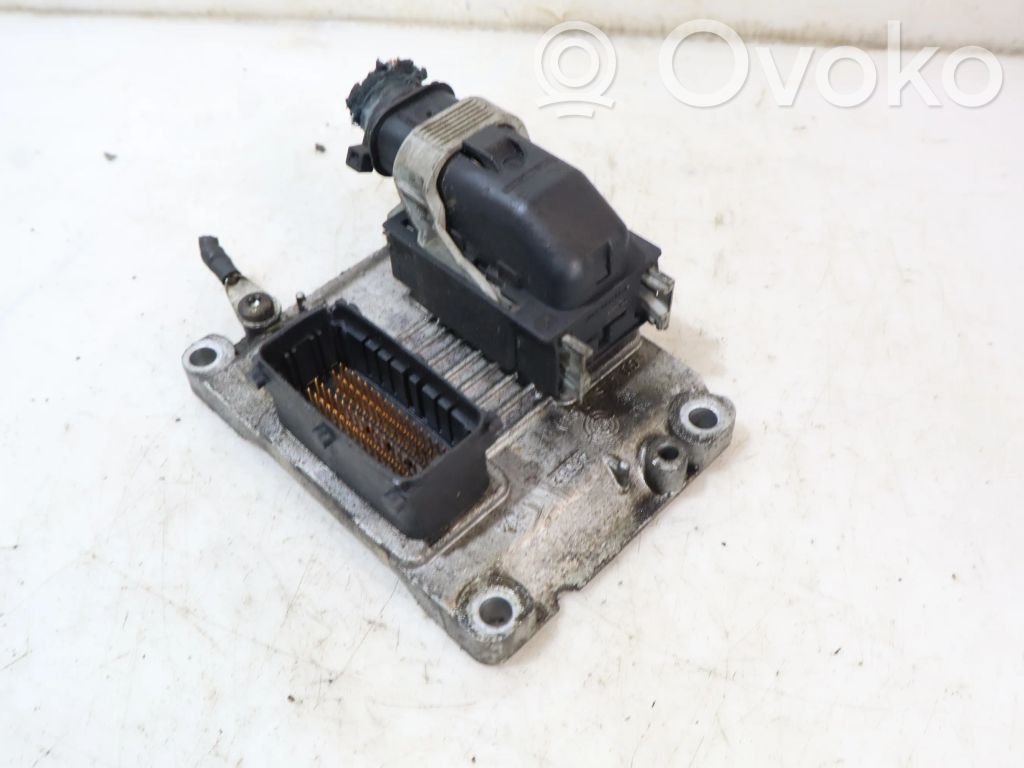 Opel Zafira B Komputer / Sterownik ECU silnika