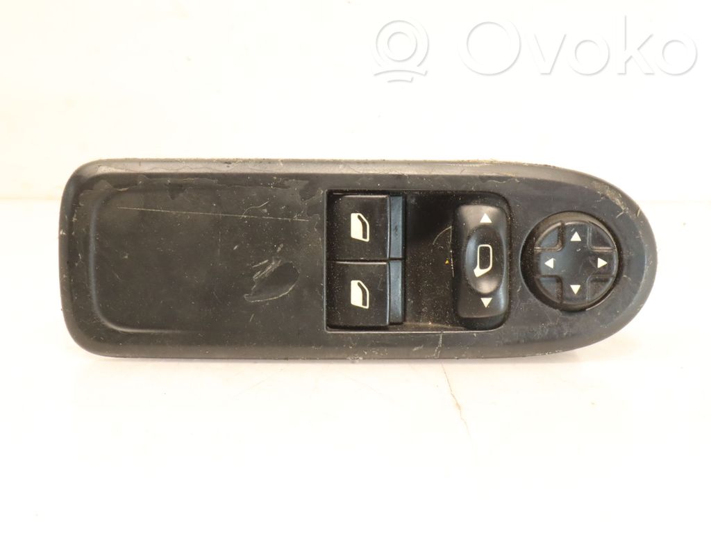 Peugeot 308 Electric window control switch 