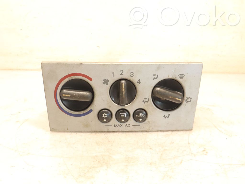 Comutator control ventilator interior