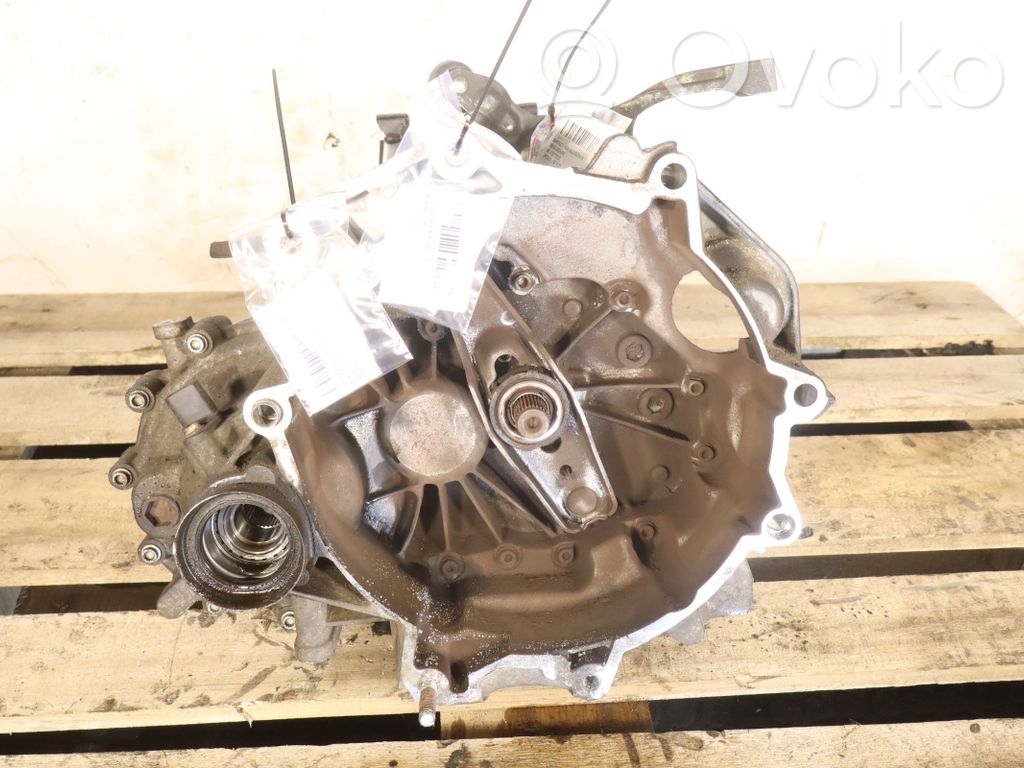 Volkswagen Polo Caja de cambios manual de 5 velocidades 
