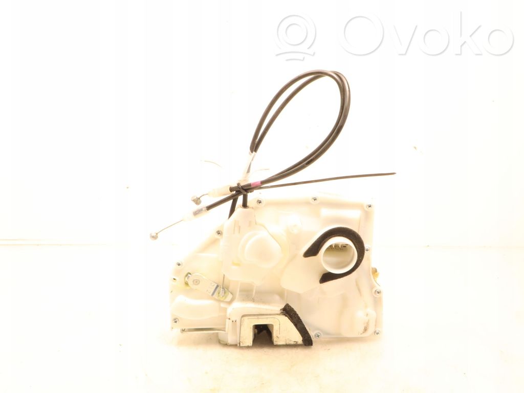 Suzuki Swift I Front door lock 