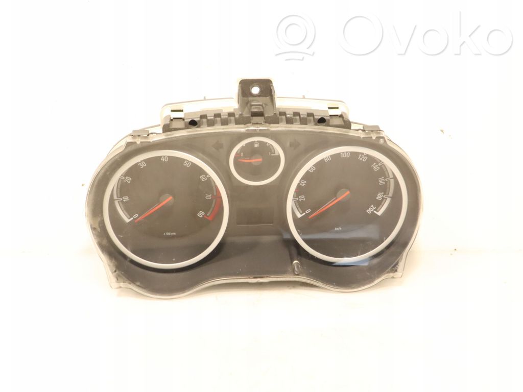 Opel Corsa C Clock 
