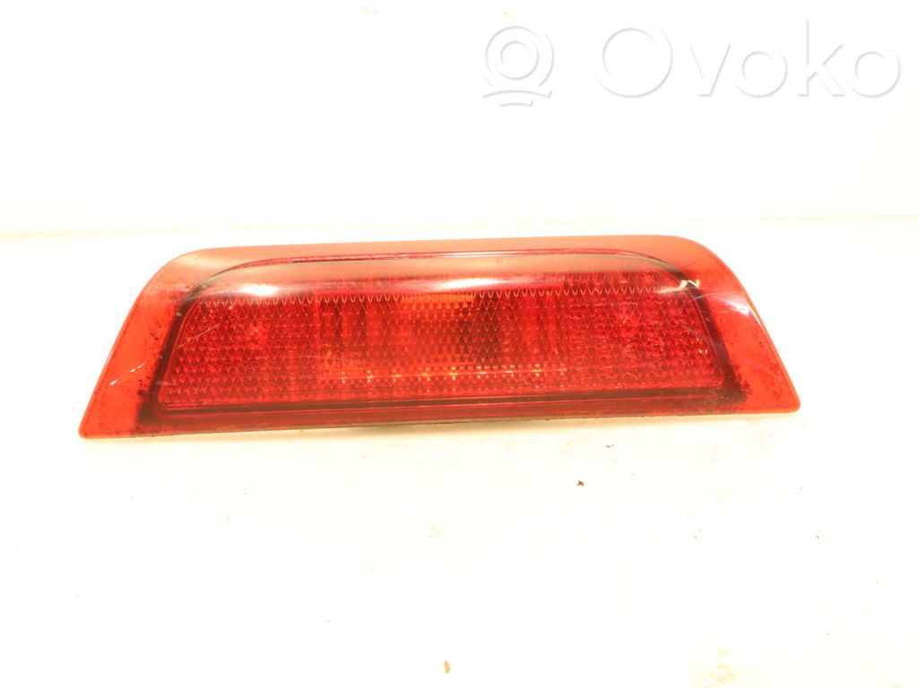 Nissan Micra Trzecie światło stop 