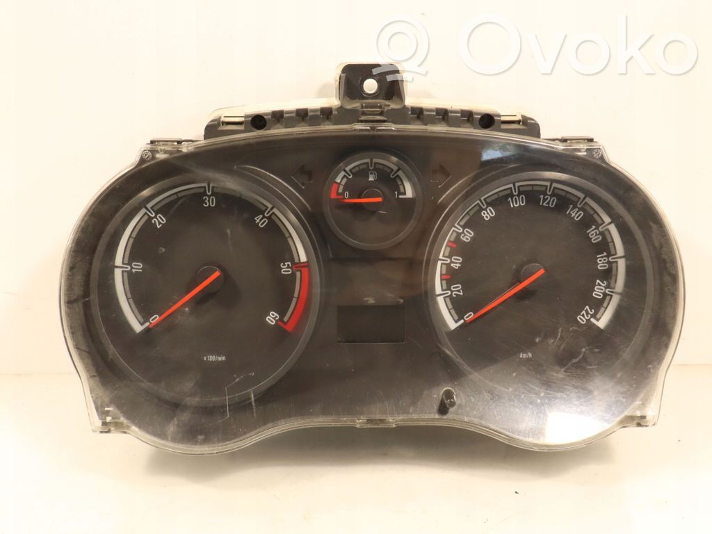 Opel Corsa D Clock 
