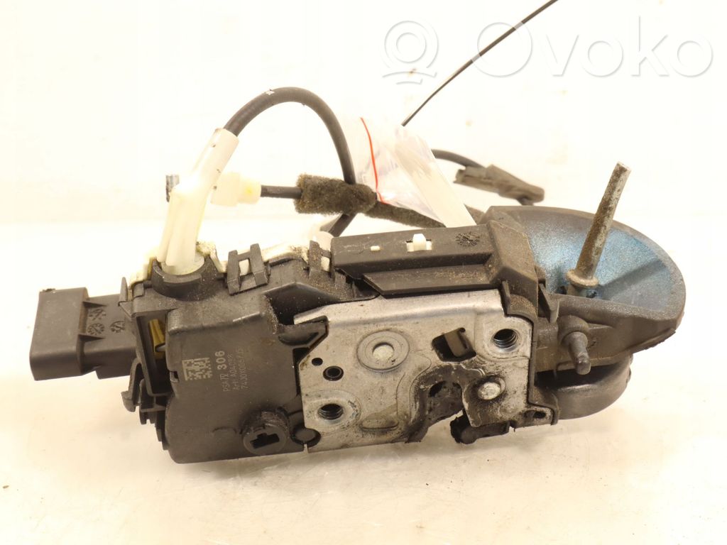 Citroen C3 Front door lock 