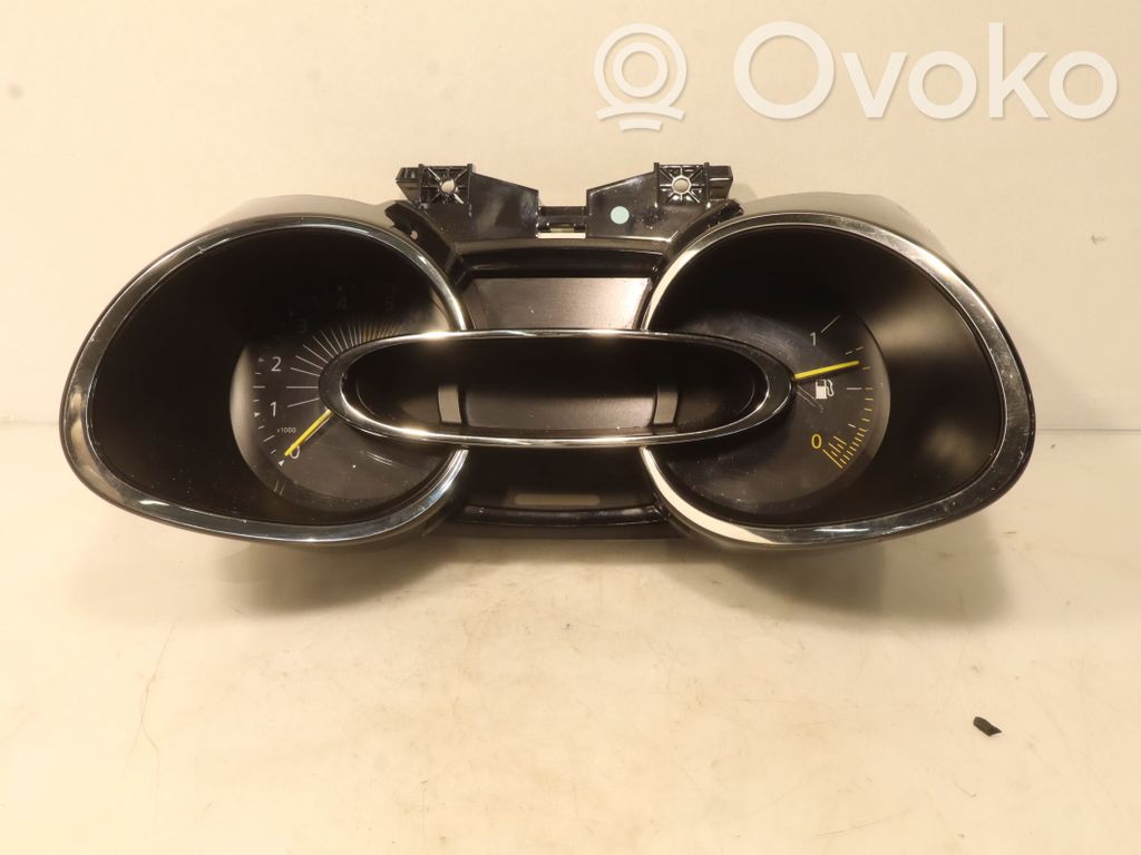 Renault Clio IV Clock 