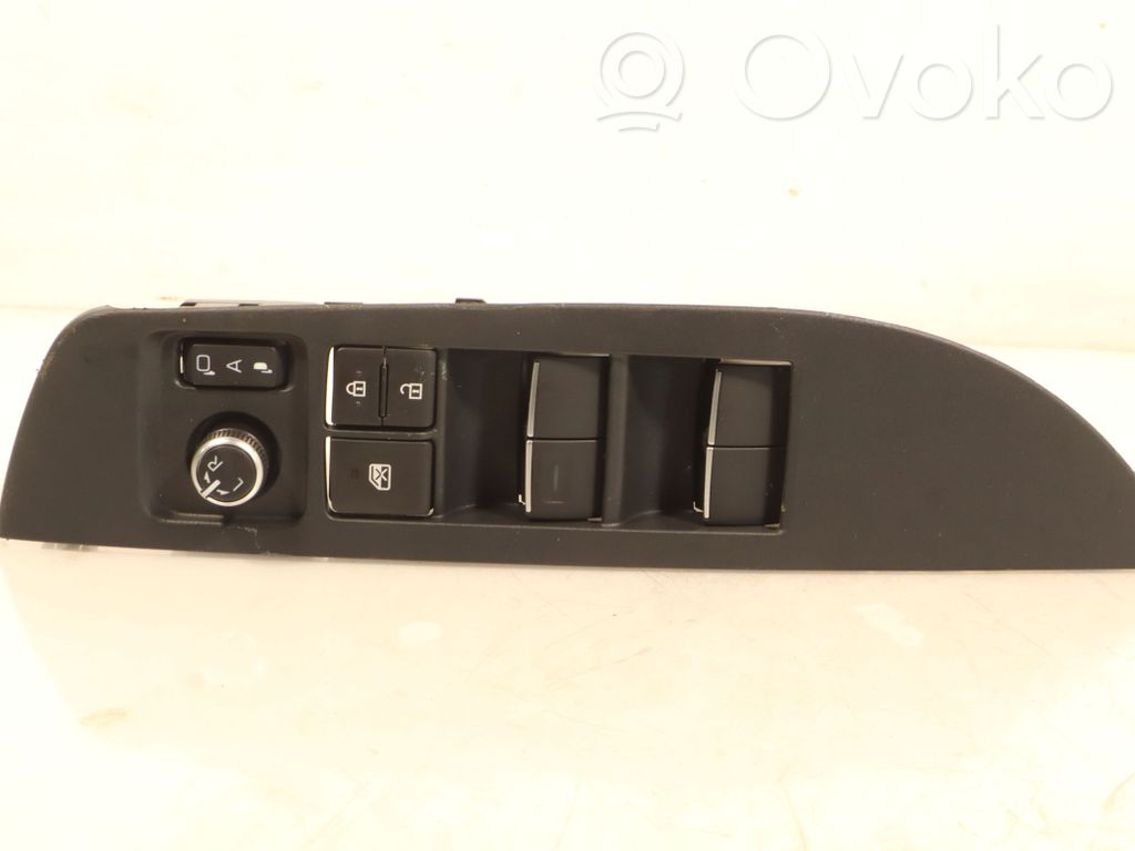 Electric window control switch   8404002490