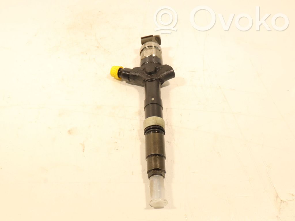 Toyota Avensis T250 Inyector de combustible 