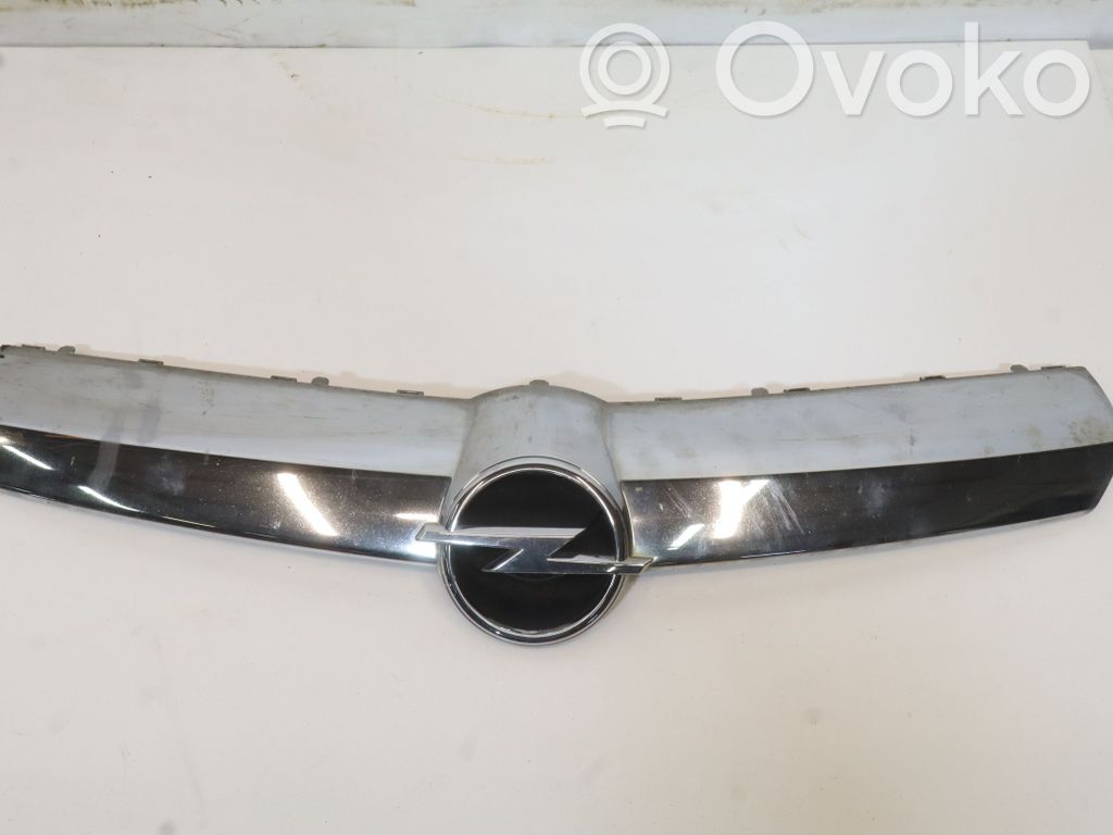 Opel Corsa D Etusäleikkö 