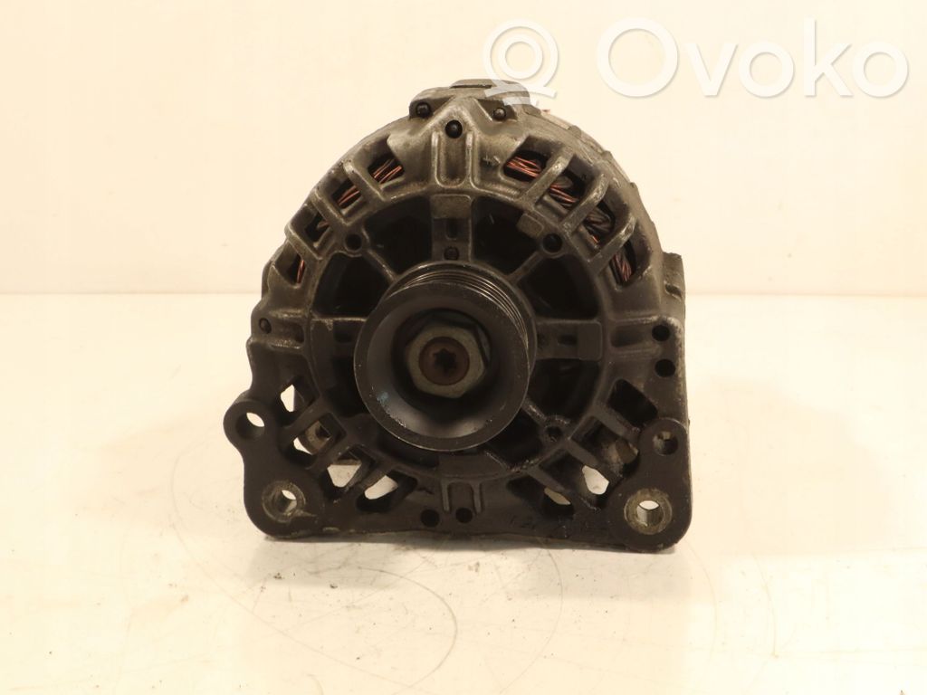 Volkswagen Polo IV 9N3 Alternator
