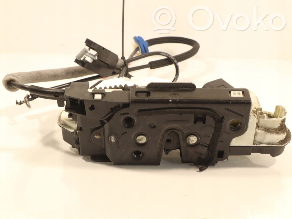Volkswagen Scirocco Front door lock 