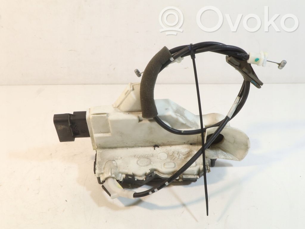 Peugeot 508 Front door lock 