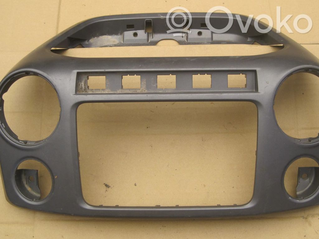 Volkswagen Amarok Mascherina unità principale autoradio/GPS 
