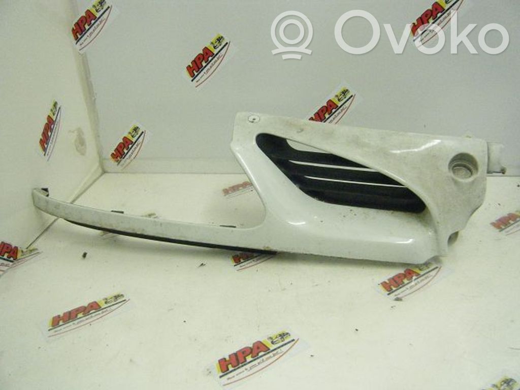 Renault Megane I Front bumper upper radiator grill 