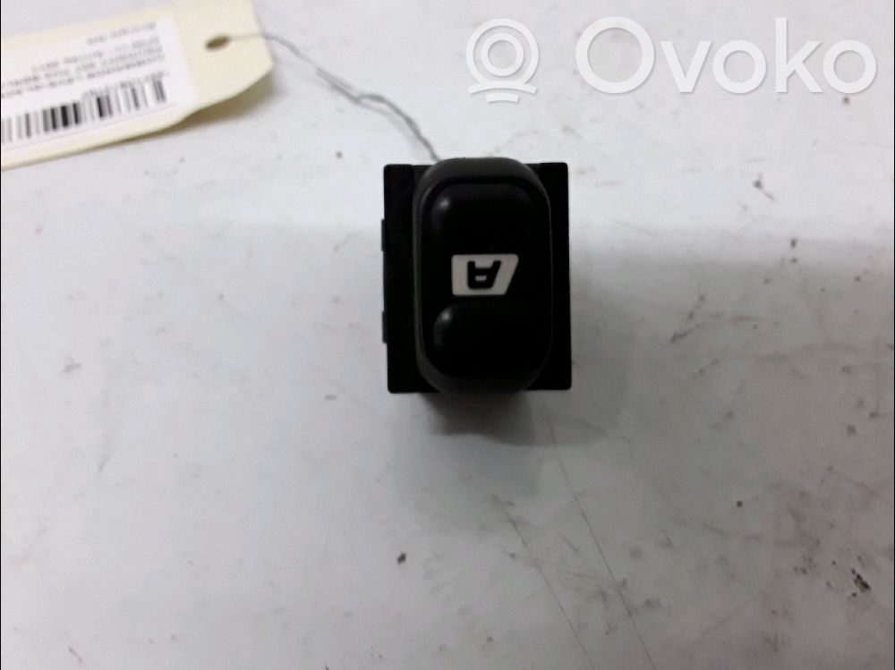Peugeot 607 Electric window control switch 