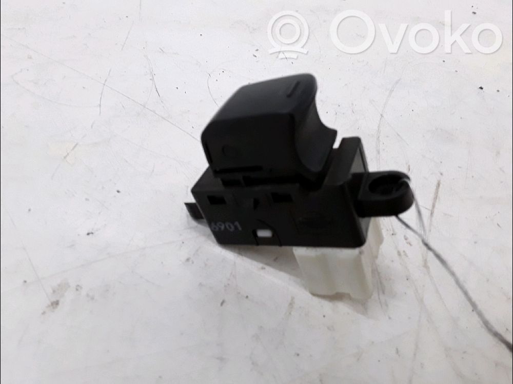 Nissan Micra Electric window control switch 