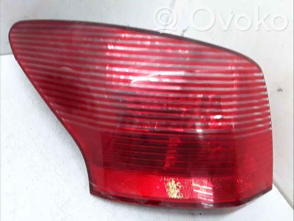 Peugeot 407 Aizmugurējais lukturis virsbūvē 