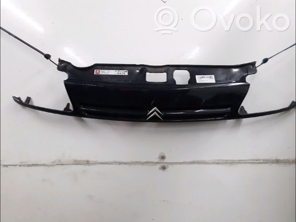 Citroen Saxo Etupuskurin ylempi jäähdytinsäleikkö 