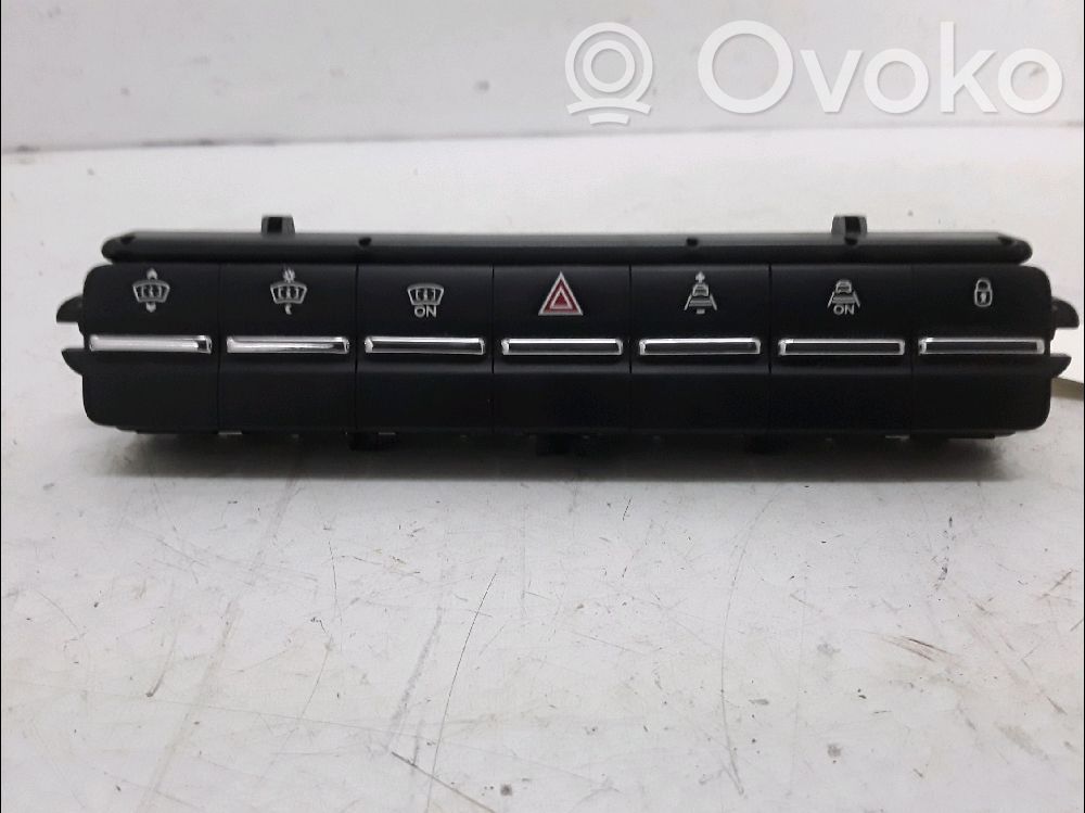 Peugeot 5008 Botón interruptor de luz de peligro 