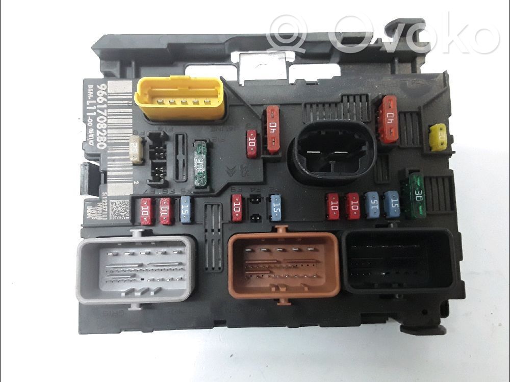 Peugeot 307 Fuse module 