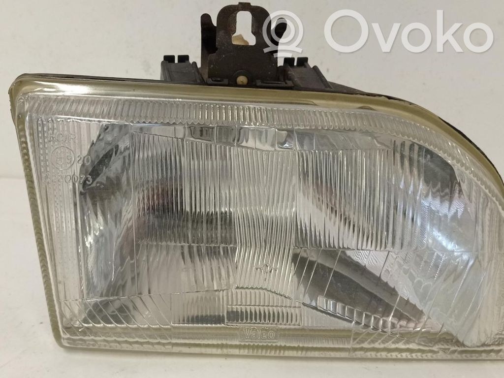 Ford Fiesta Headlight/headlamp 