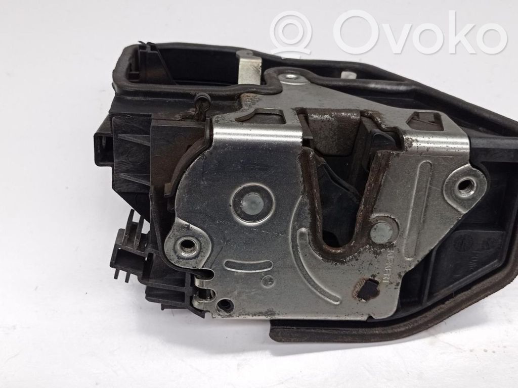 Rear door lock   7167070