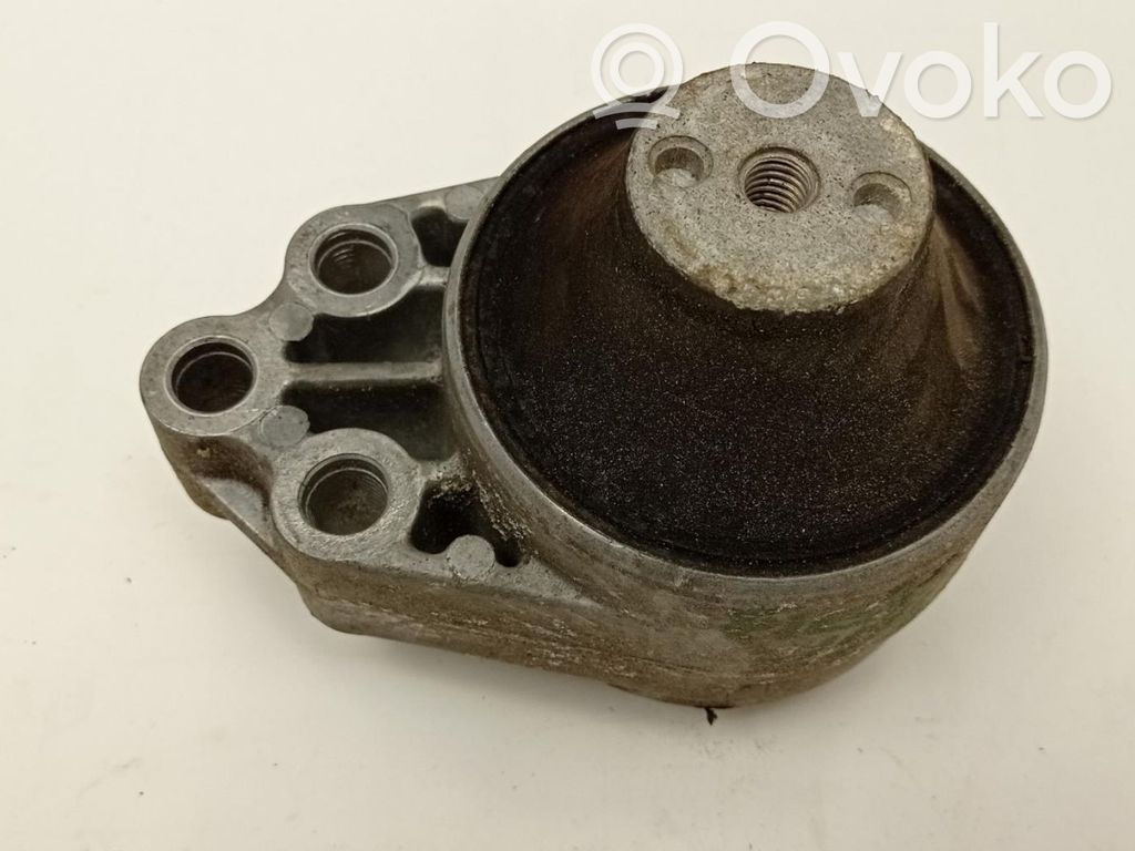 Ford Fiesta Engine mounting bracket 