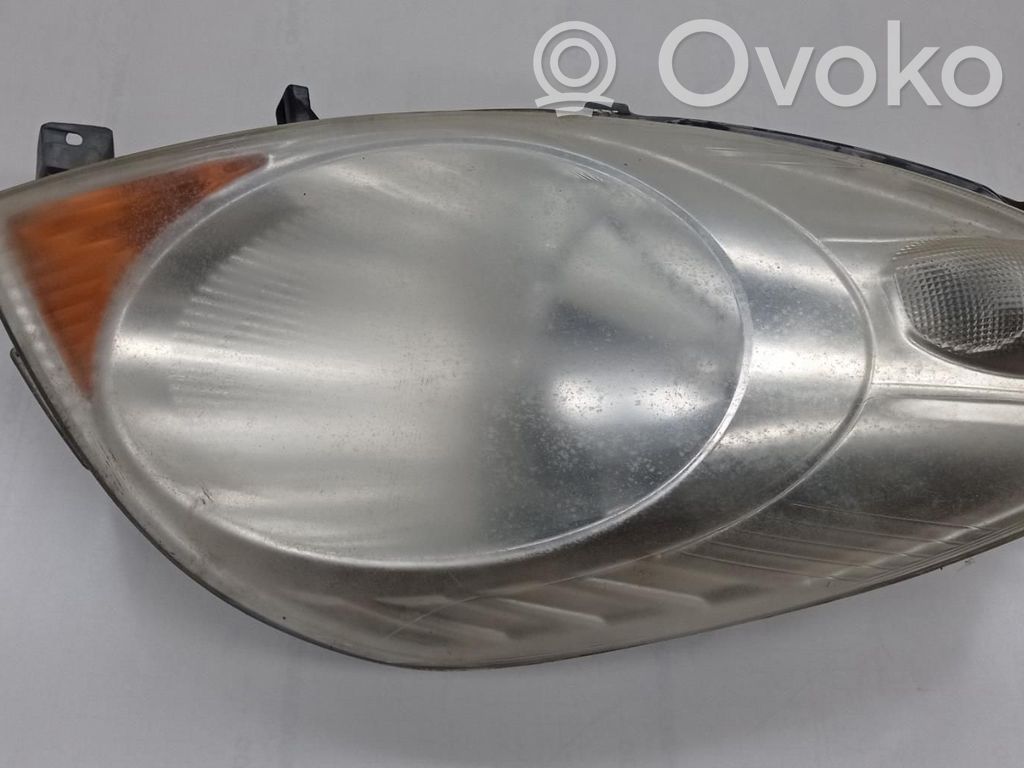 Nissan Note (E11) Headlight/headlamp 