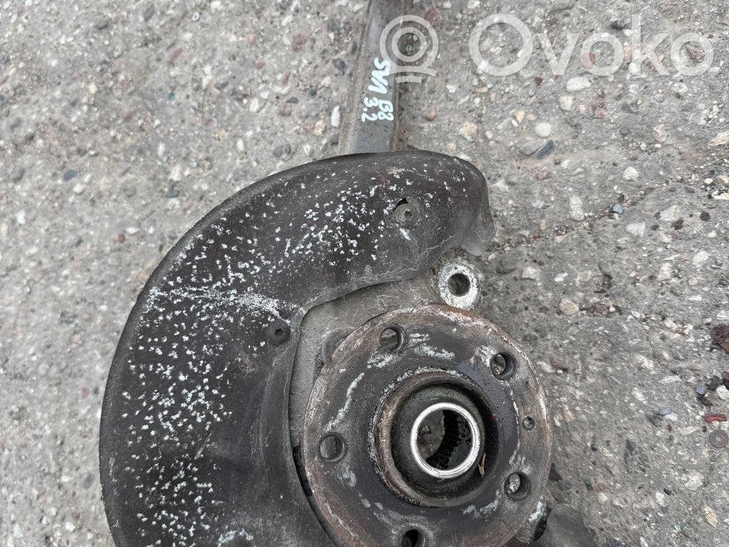 Audi A4 S4 B8 8K Zwrotnica koła przedniego 