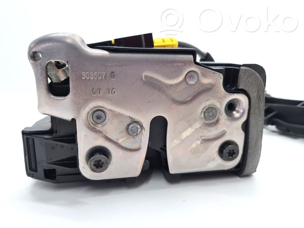 Opel Astra K Front door lock 