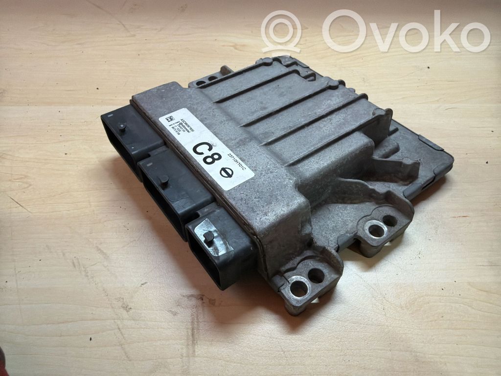 Nissan Juke I F15 Engine control unit/module 