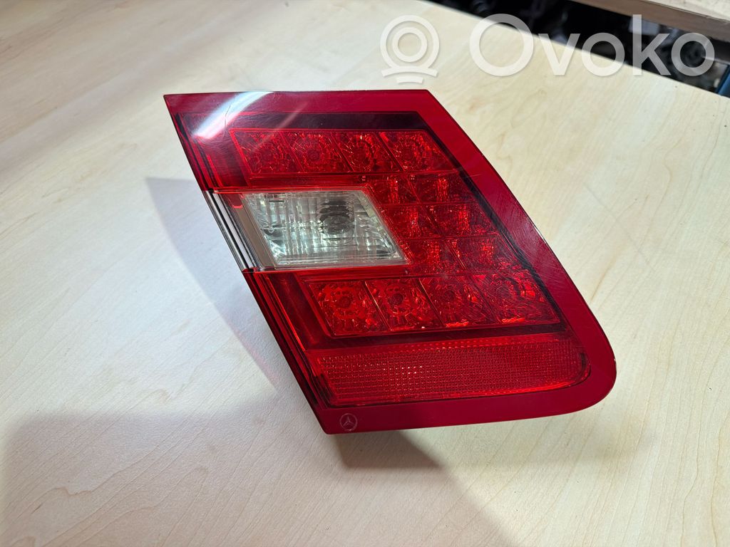 Mercedes-Benz E W212 Lampă spate în capacul portbagajului 