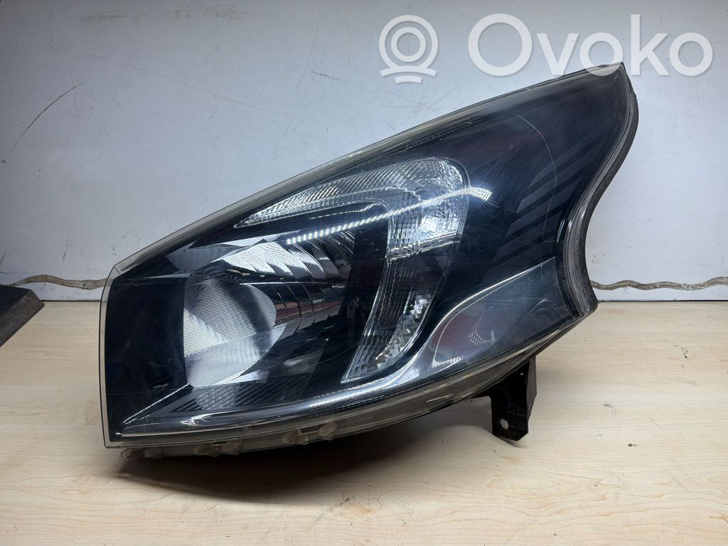 Opel Vivaro Far 