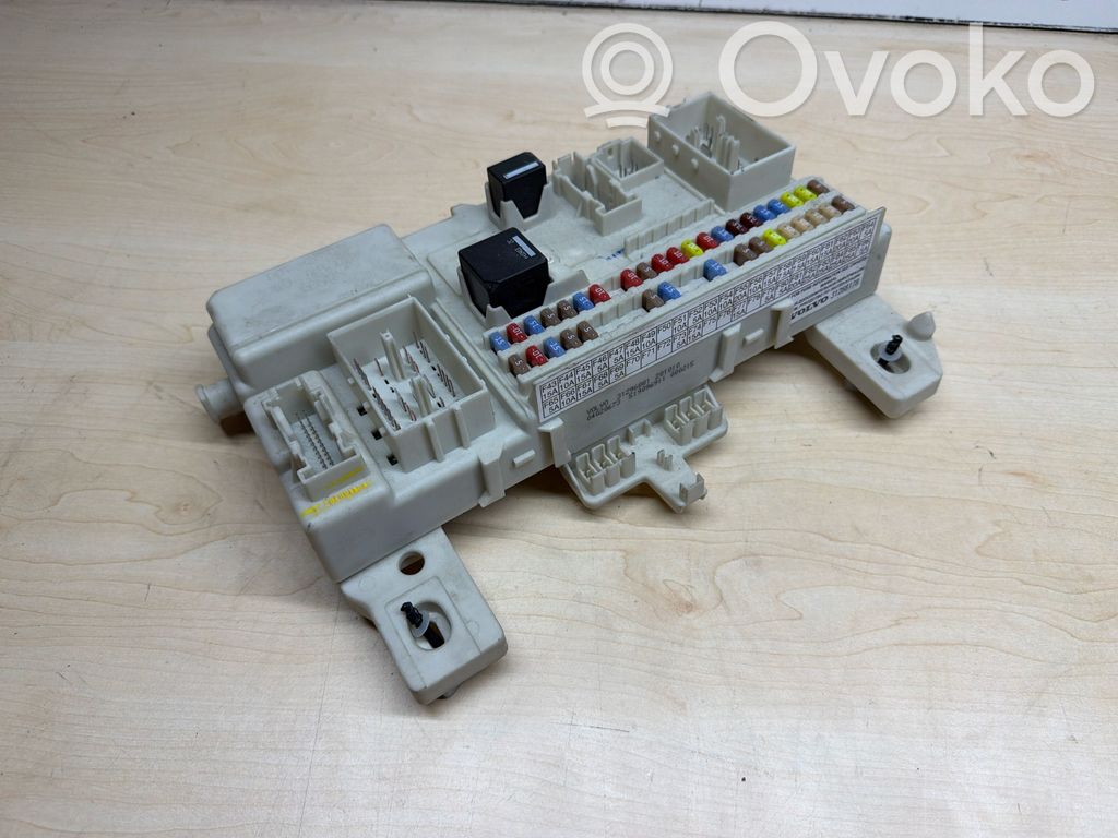 Volvo C30 Fuse module 