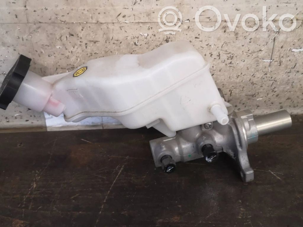 KIA Carens III Master brake cylinder 